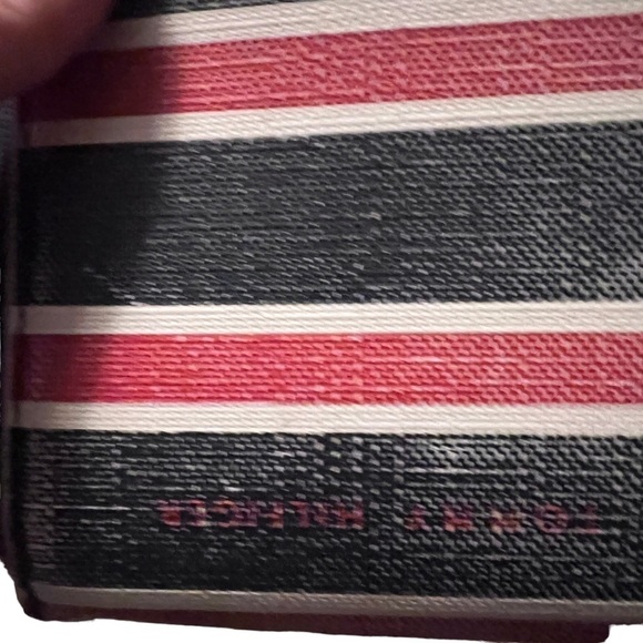 Tommy Hilfiger Red White Blue Striped Zip Around Wallet Large - Picture 8 of 8